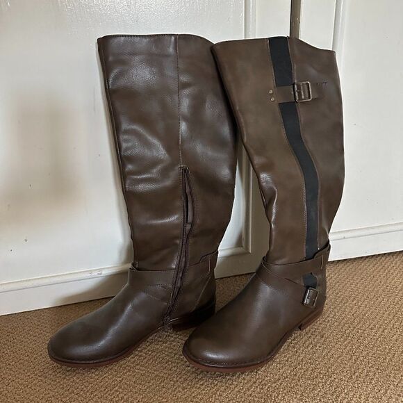 Brown Leather Boots - Picture 1 of 5